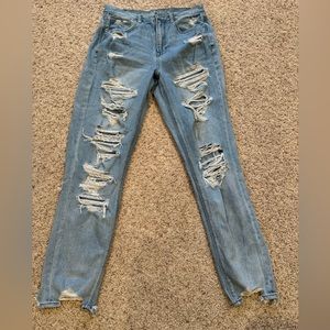 American Eagle Ripped Jeans 8 Long Light Washed